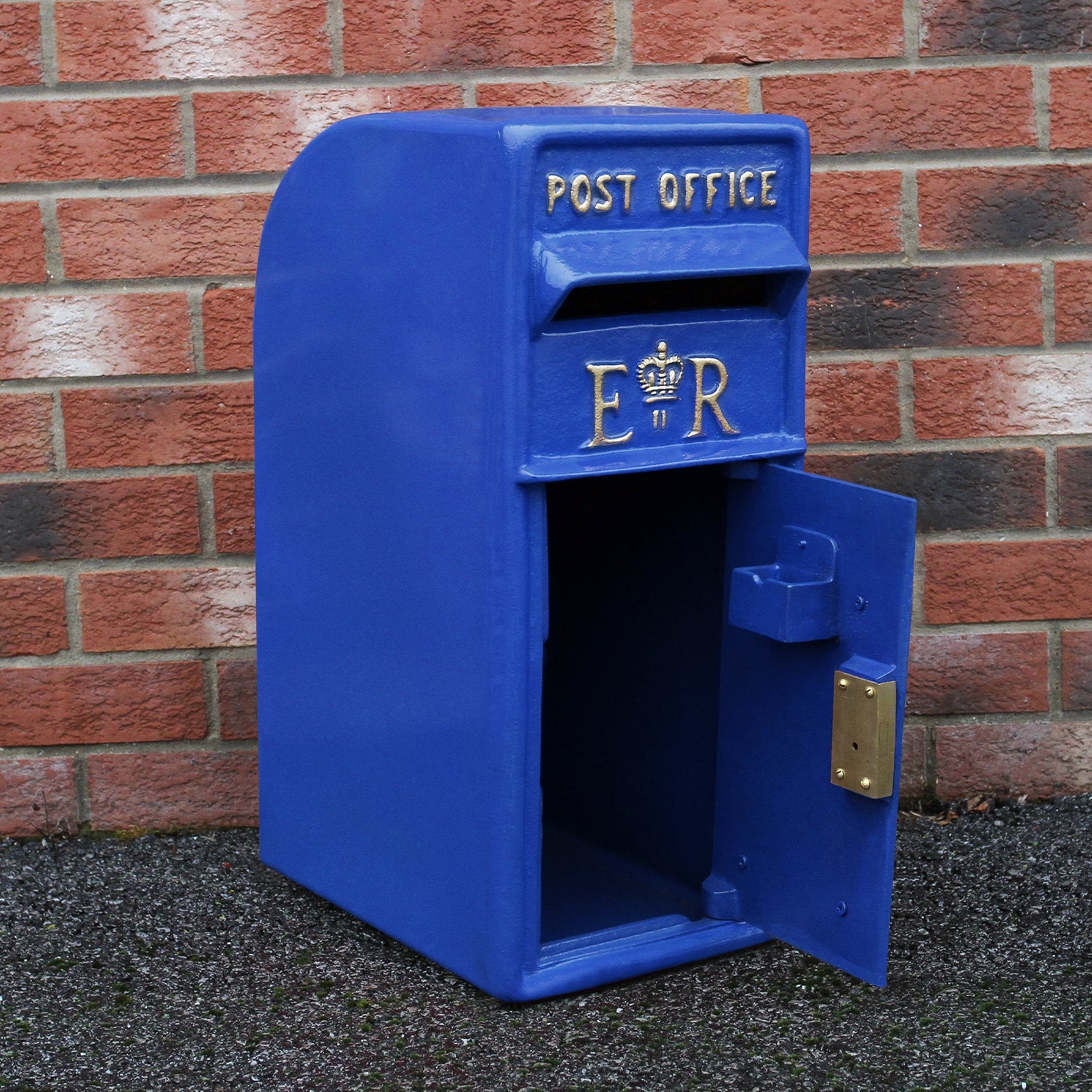 Q-Rax Cassetta Postale Britannica Blu Ghisa con Piedistallo