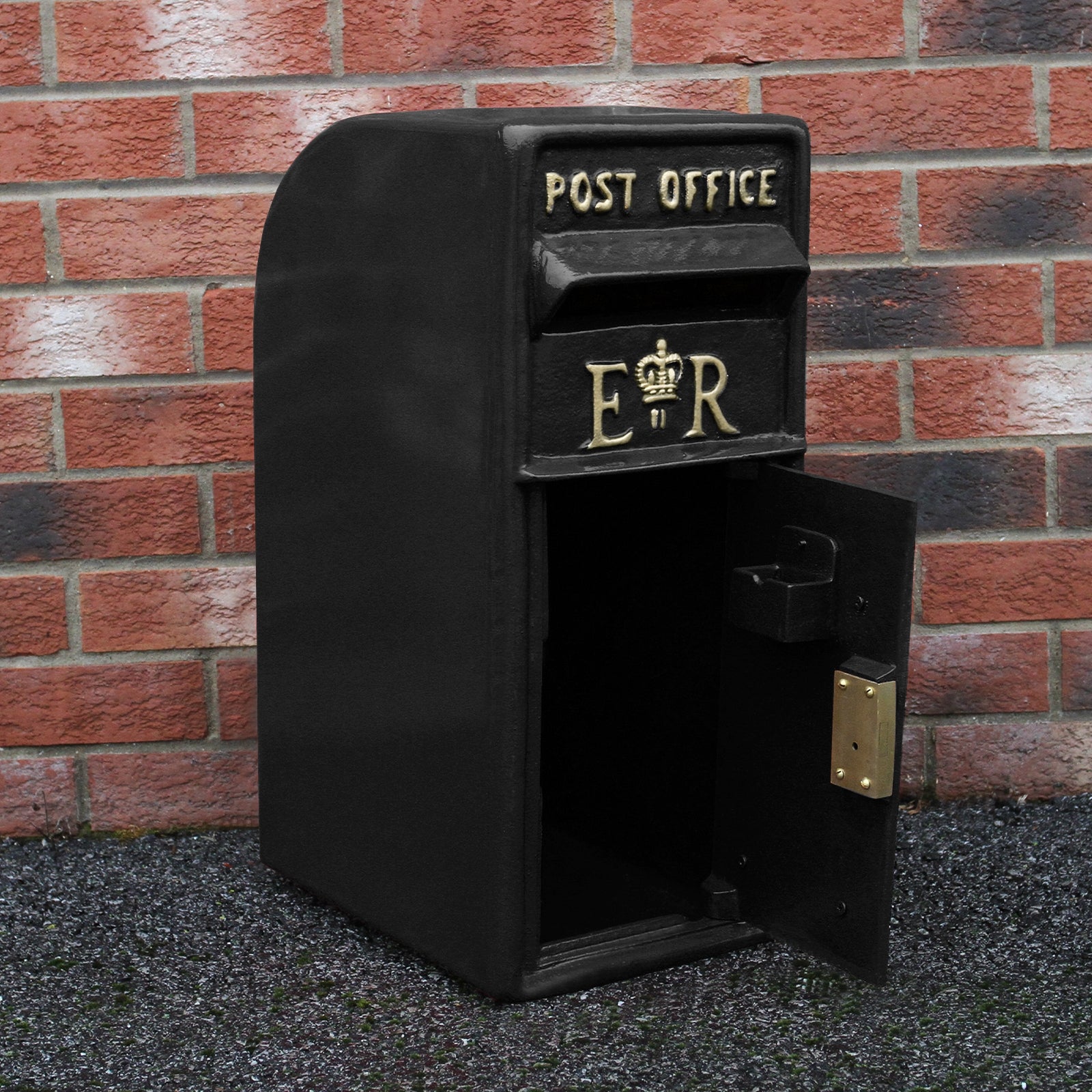 Q-Rax Britannica Cassetta Postale con Piedistallo Nero Ghisa