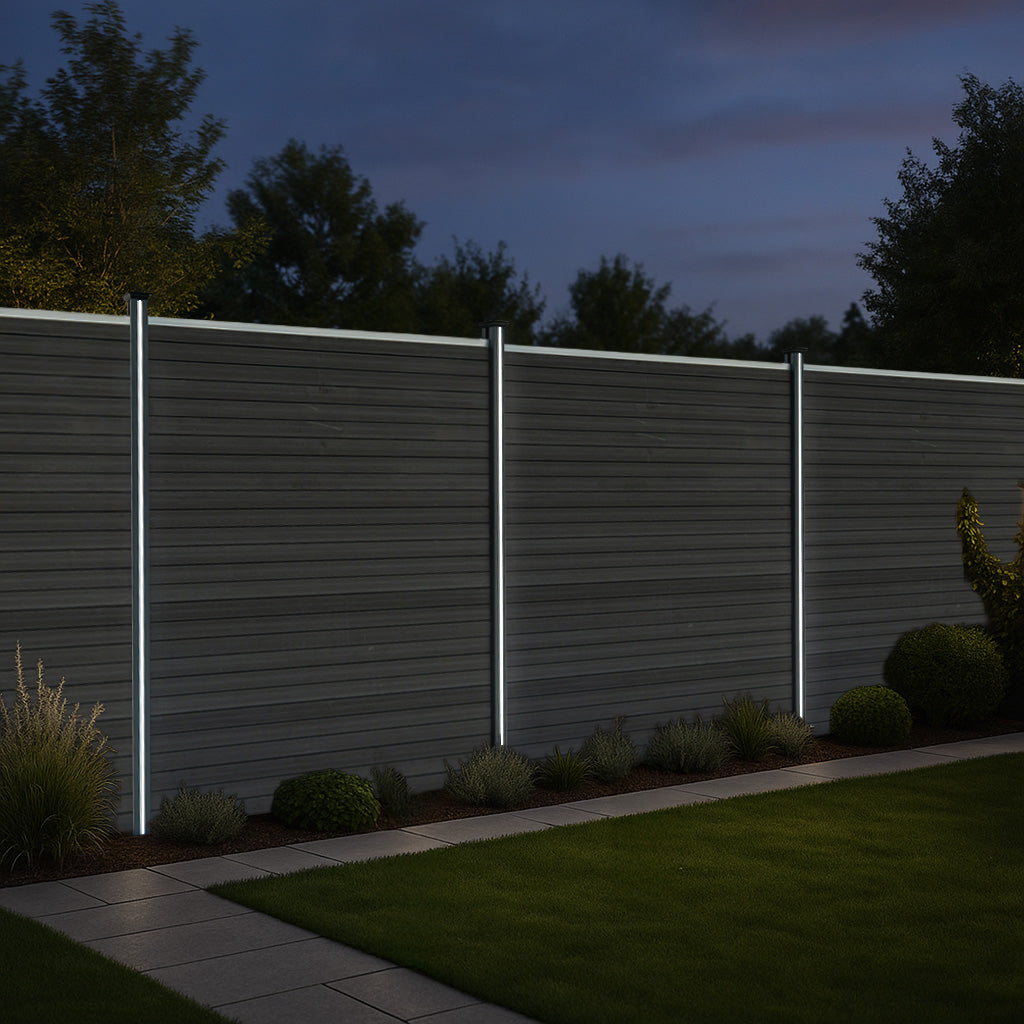 Set Recinzione WPC grigio 4 pannelli pali LED 185cm