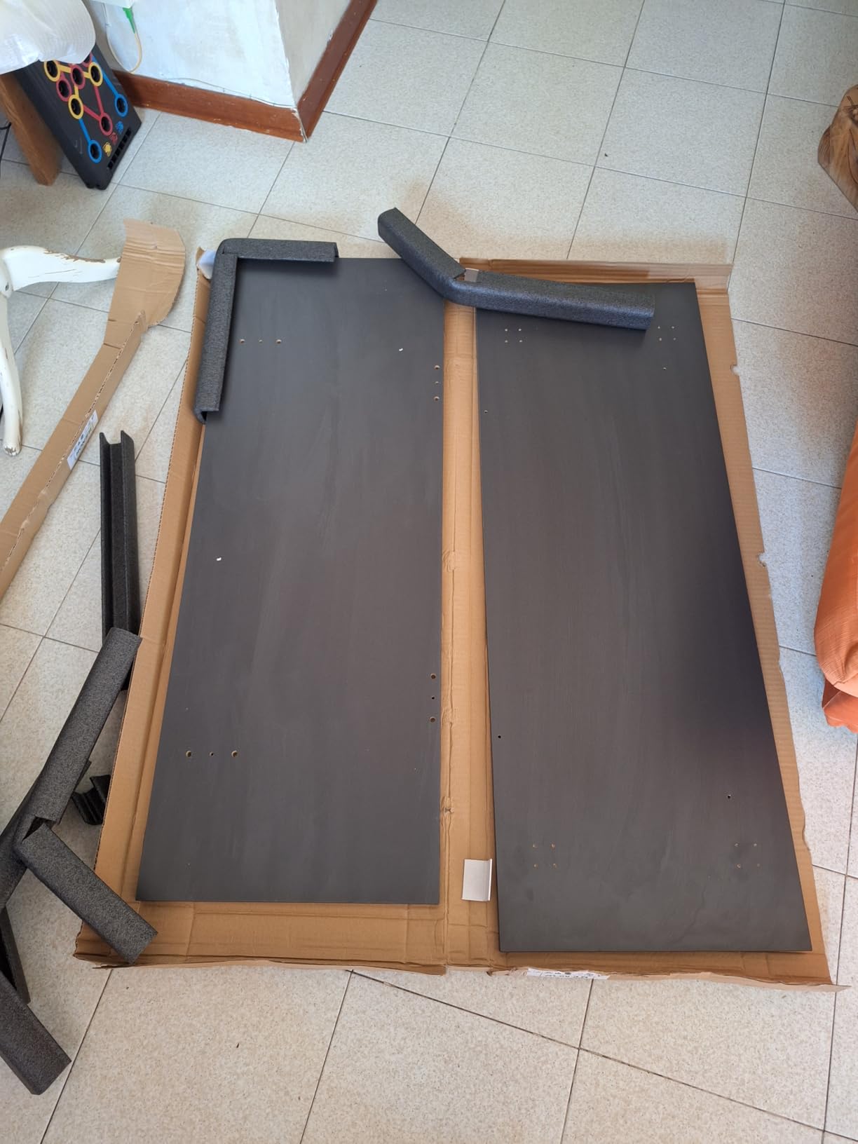Henor Tavoli Ruote o Gambe Pilar Tavolo TV Grafite 110x40x65,5 cm