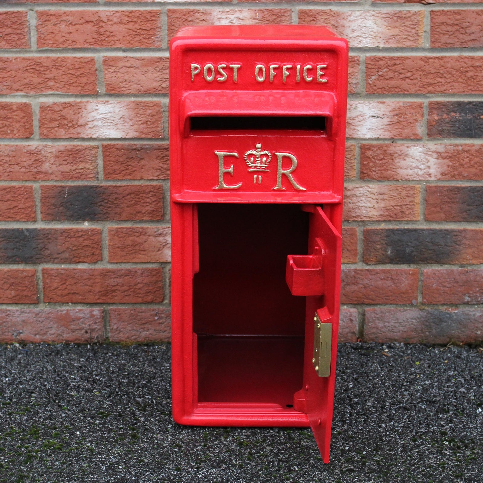 Q-Rax Cassetta Postale Britannica con Piedistallo rossa ghisa
