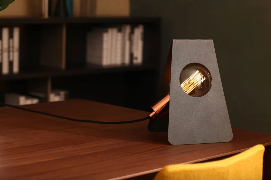 Officinanove Clip lampada da tavolo in acciaio