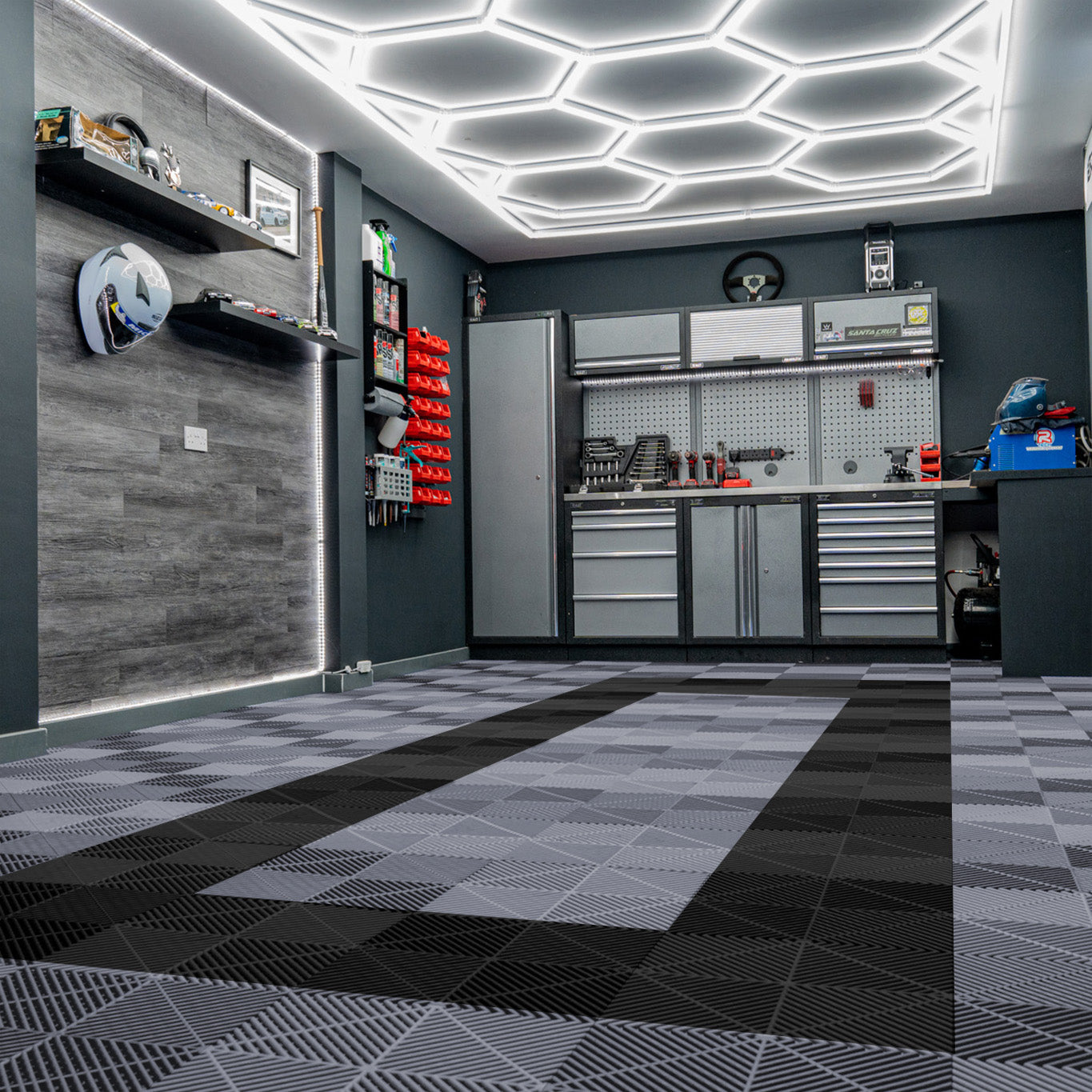 Q-Rax Piastrelle garage 36mq grigie nere + LED esagonali