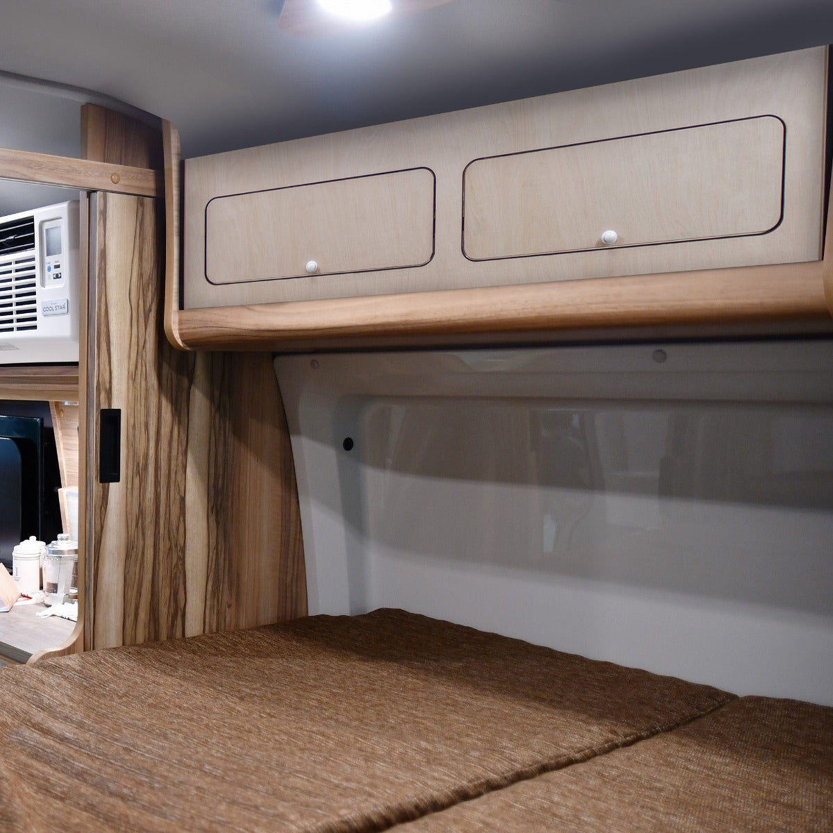 Q-Rax Armadio Pensile Camper 120cm Nero 120x25x25 Chiusura Ammortizzata