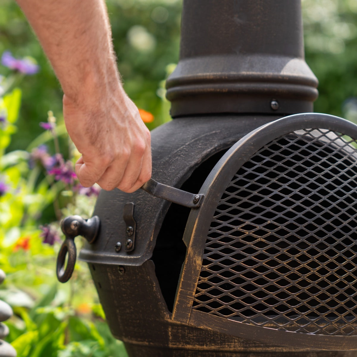 Q-Rax caminetto bracere giardino a ciminiera ghisa con griglia