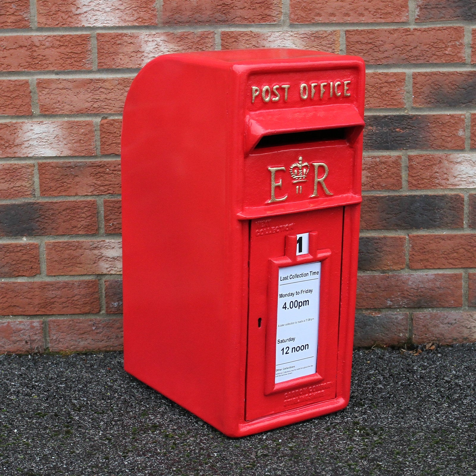 Q-Rax Cassetta Postale Britannica con Piedistallo rossa ghisa