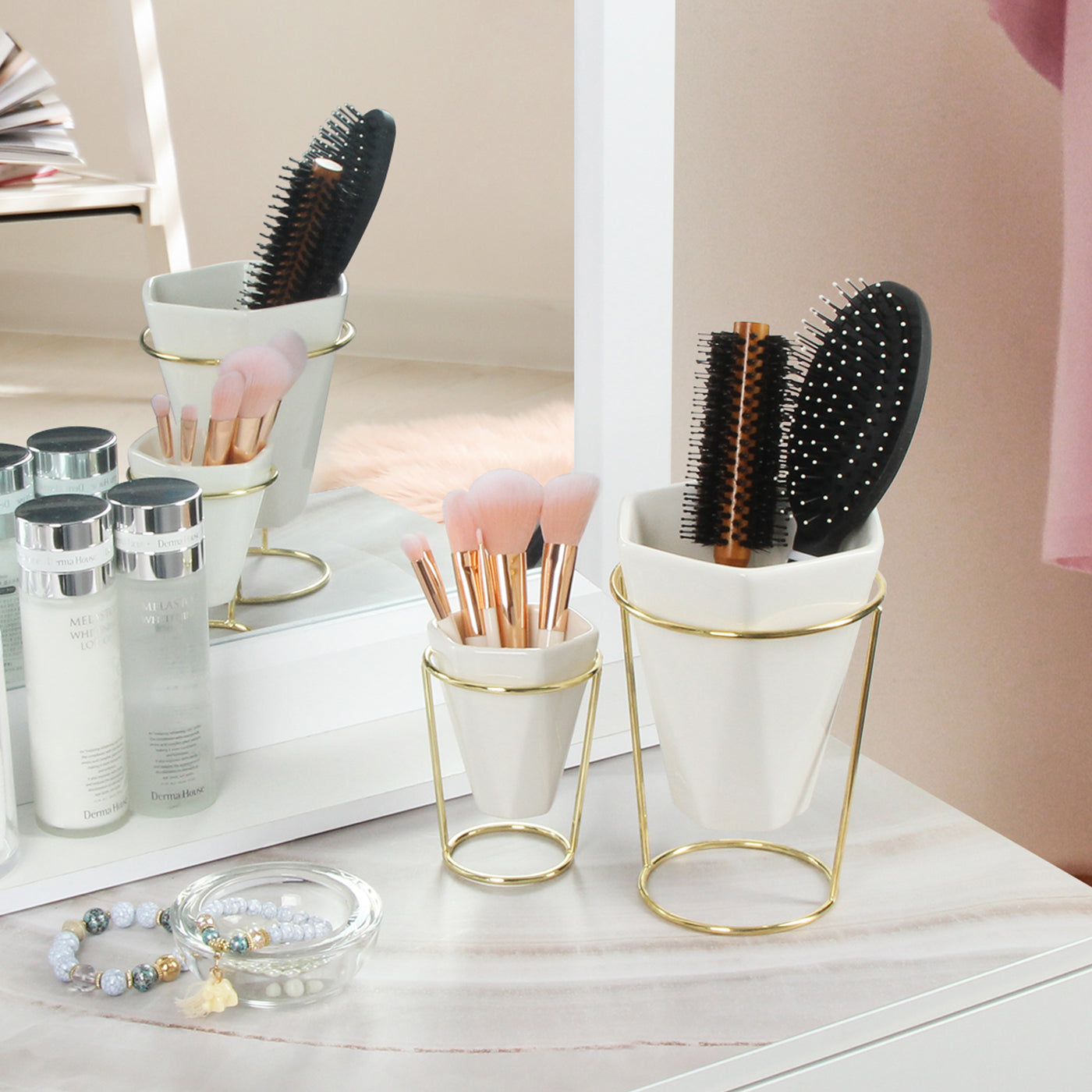 Jackcube Design set 2 vasi ceramica bianca con supporto oro
