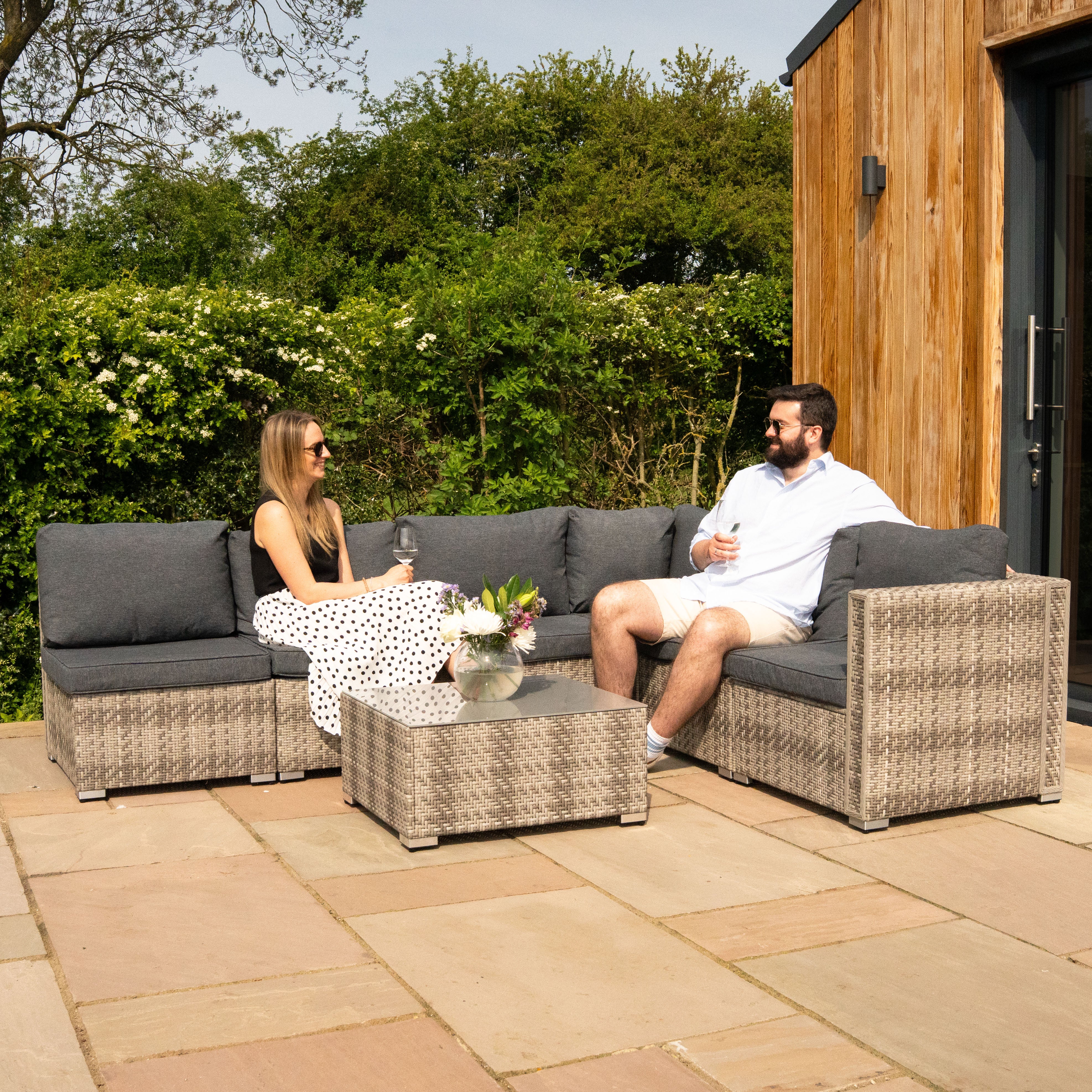Q-Rax Set Divani Rattan 7 Pezzi Grigio con Baule 700L